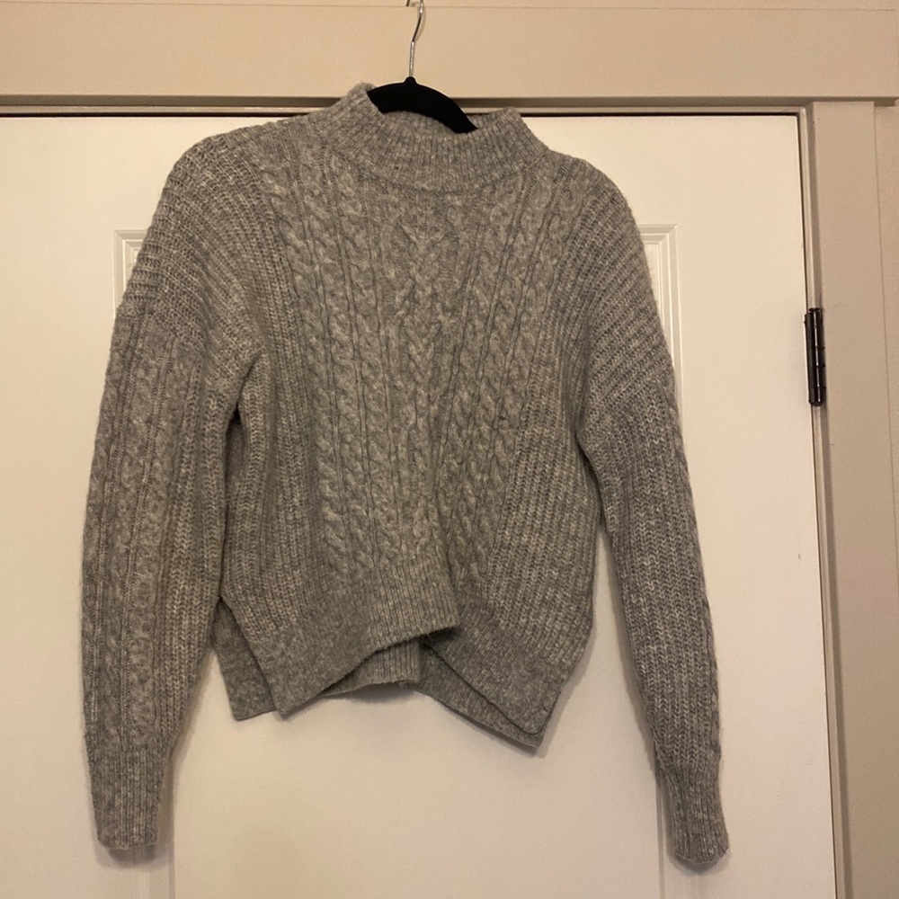 Abercrombie & Fitch sweater